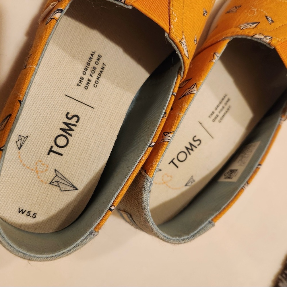 Tom’s alpargata paper planes size 5.5. Very gently worn. - Picture 3 of 3